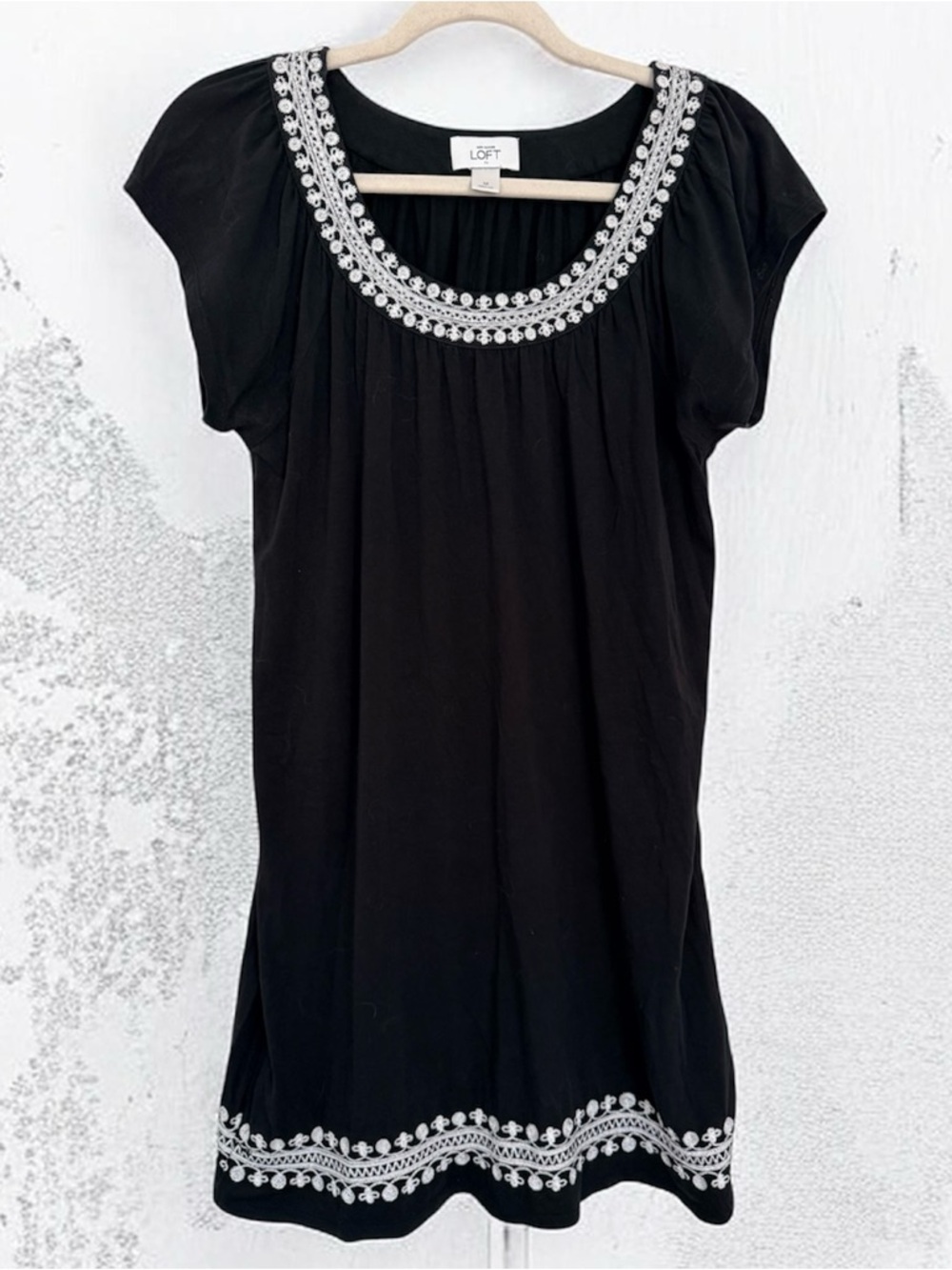 LOFT Black Shift Dress White Embroidered Trim Scoop Neck Size M